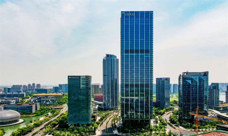 中新大厦在苏州工业园区的发展中扮演着举足轻重的角色
