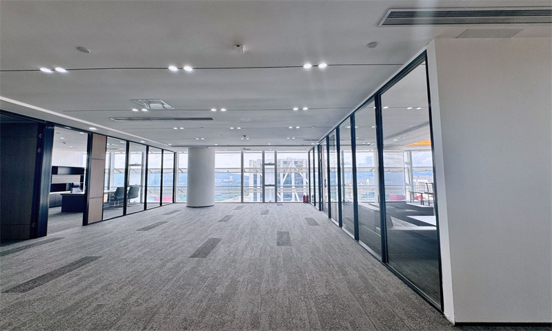 《苏州市虎丘区汇豪国际配备了先进的智能控制系统和安保设施》